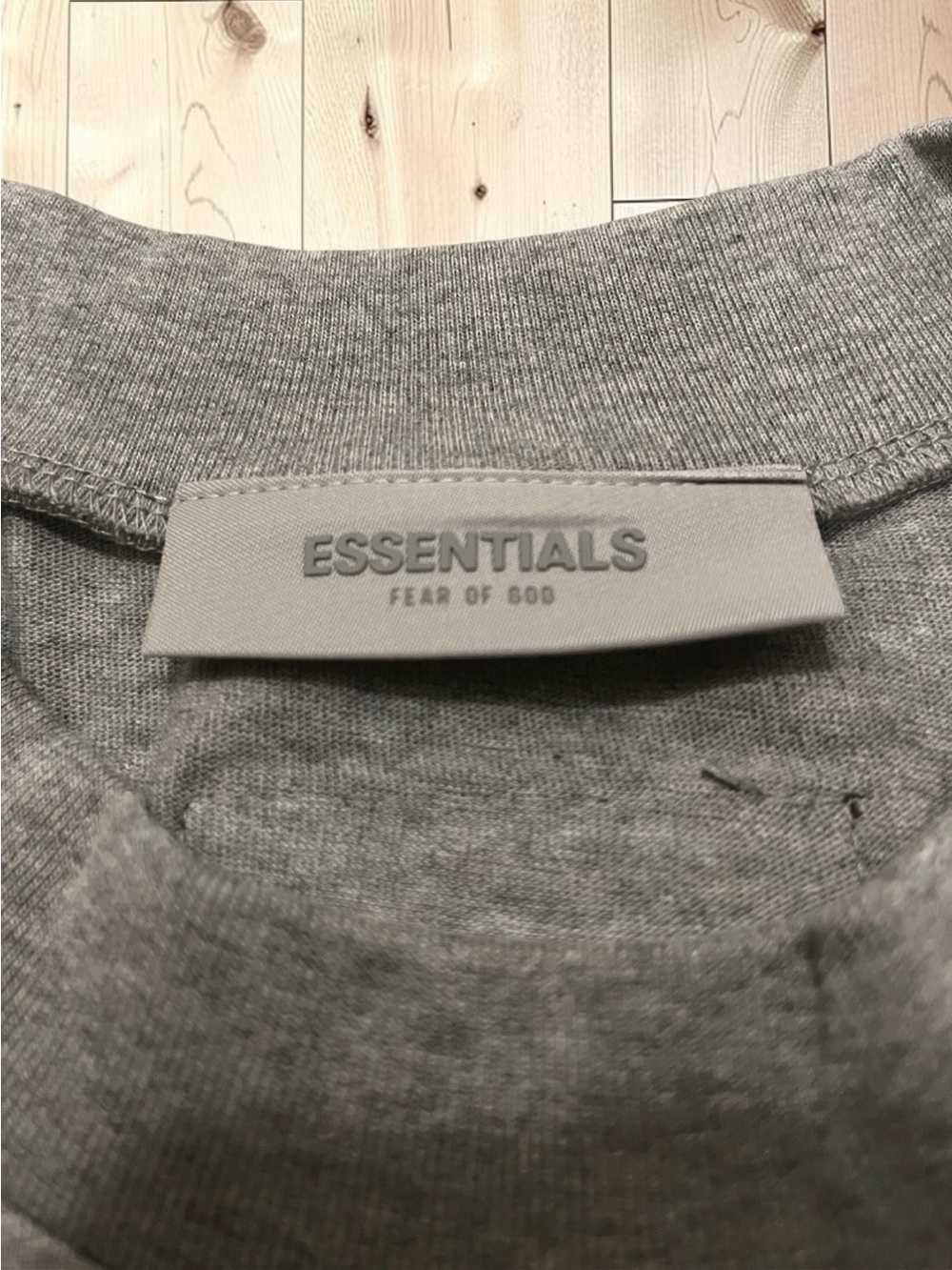 Essentials Fear of God Light Oatmeal T Shirt - Picture 4 of 5